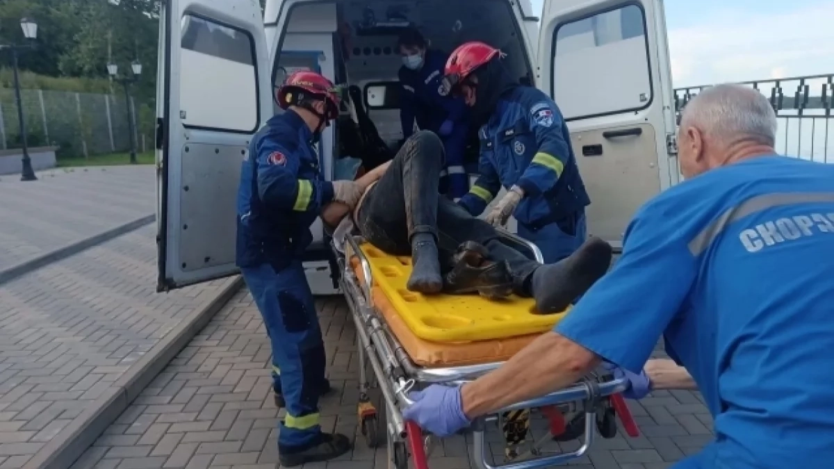 В Удмуртии спасли мужчину, сломавшего ногу при падении с причала