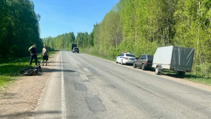 В Глазове врачи спасают мужчину после падения с электровелосипеда