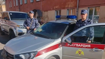 Росгвардейцы в Глазове помогли вернуться домой потерявшейся пенсионерке