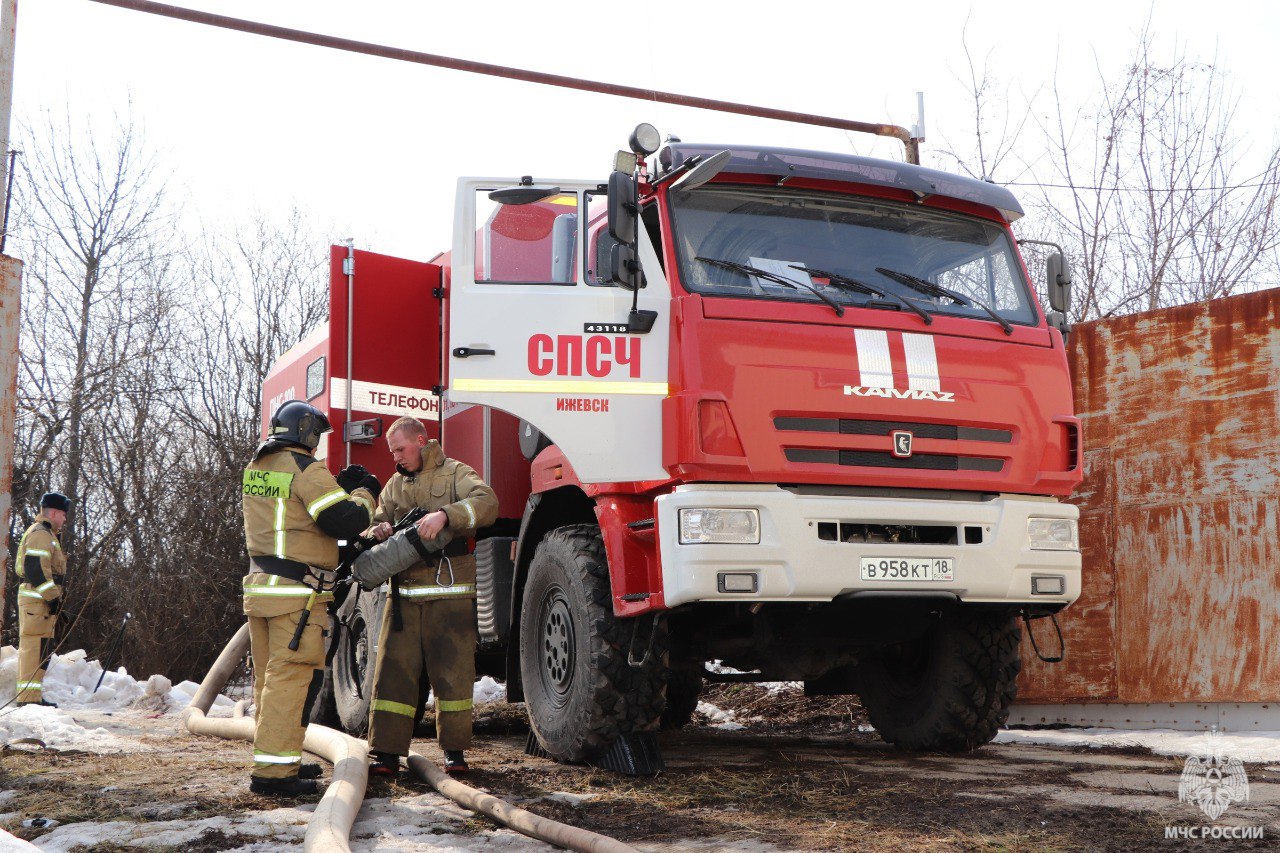 В Удмуртии на пожаре в бараке погиб мужчина — Город Глазов